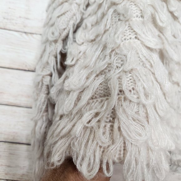 ASTR The Label Short Shaggy Loop Knit Cardigan Beige Sweater Size S Wool Blend - Picture 16 of 16